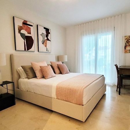 Apartment In El Presidente Beach Side New Golden Mile Estepona Ngoại thất bức ảnh