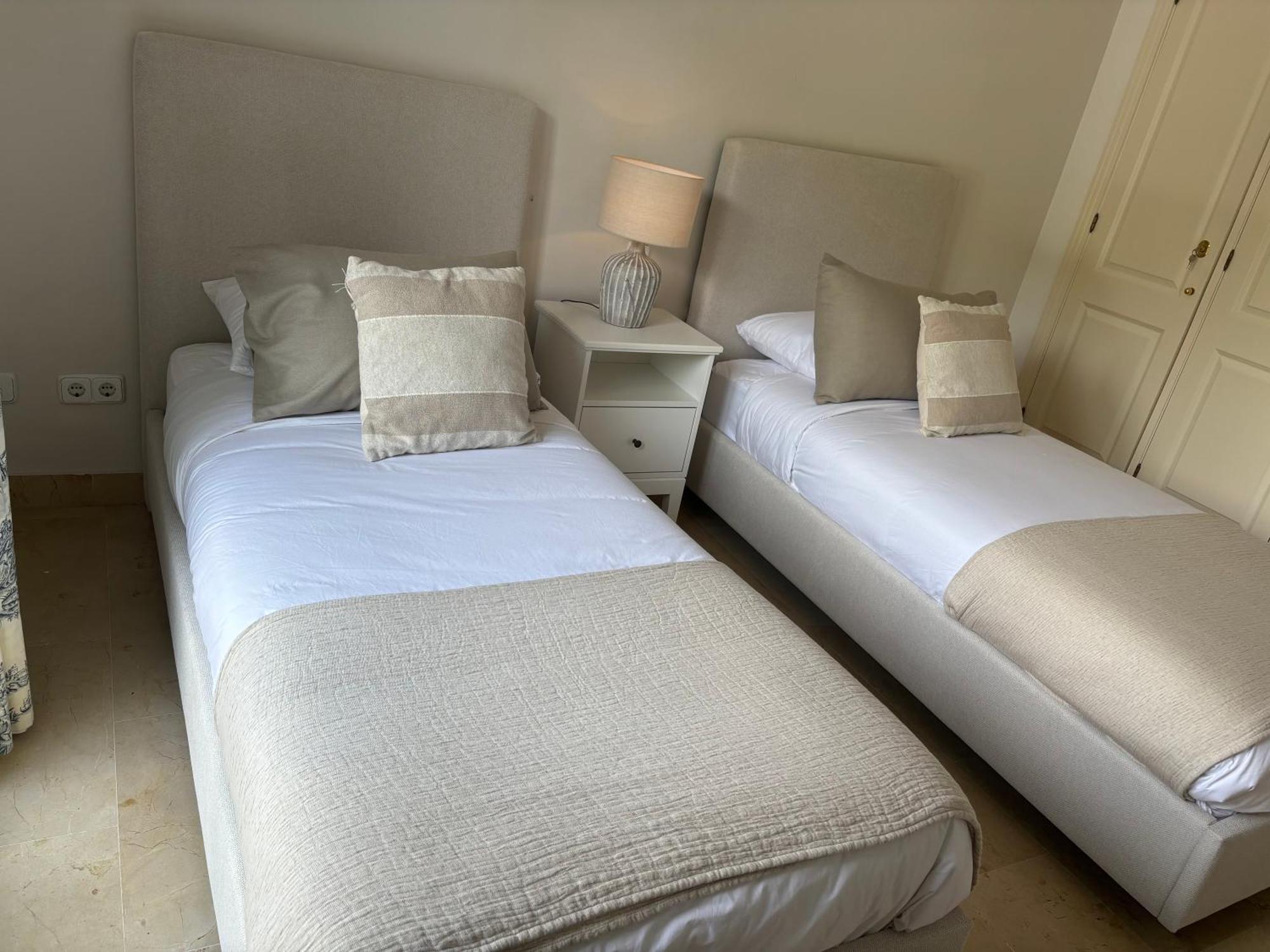 Apartment In El Presidente Beach Side New Golden Mile Estepona Ngoại thất bức ảnh