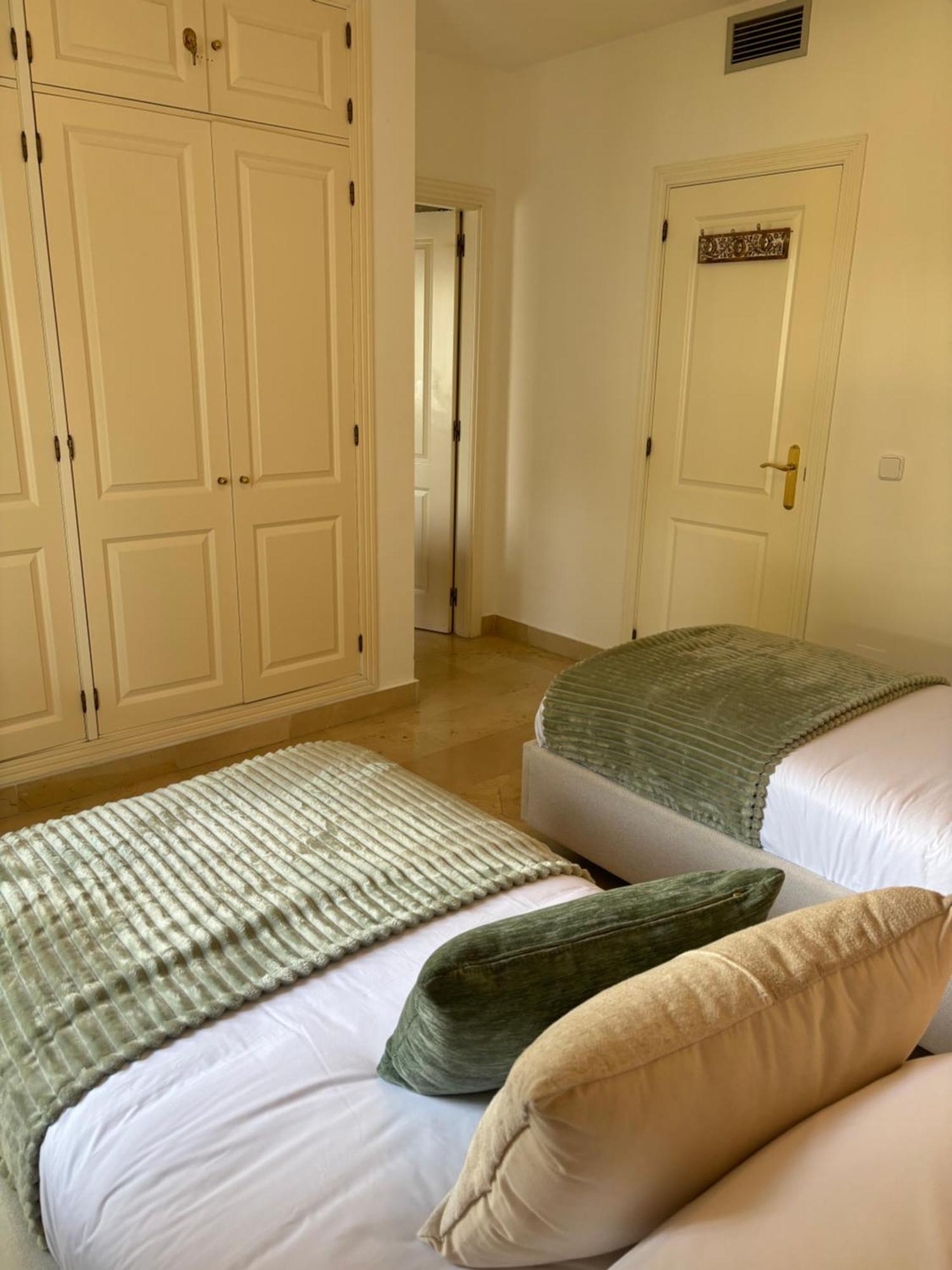 Apartment In El Presidente Beach Side New Golden Mile Estepona Ngoại thất bức ảnh