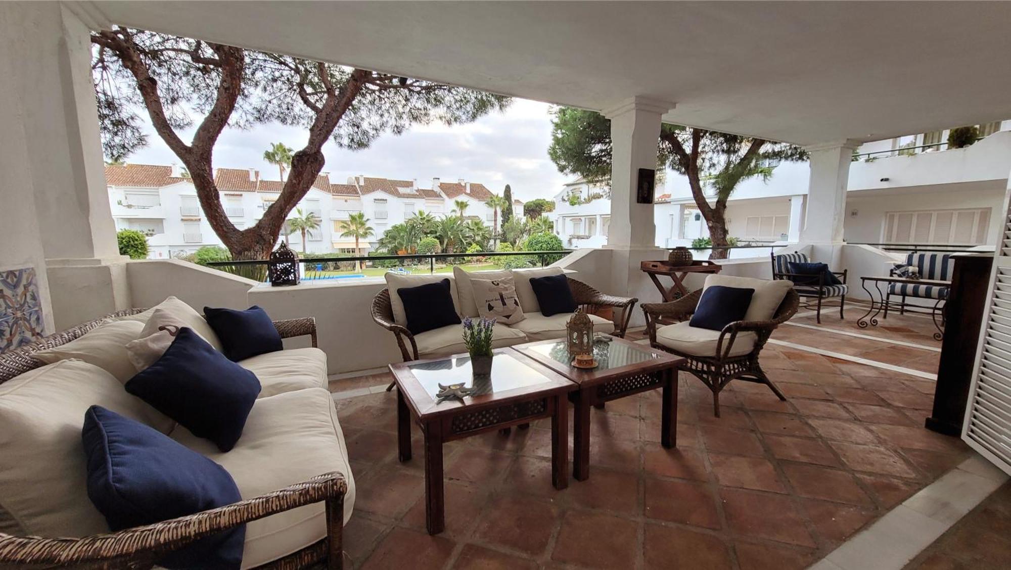 Apartment In El Presidente Beach Side New Golden Mile Estepona Ngoại thất bức ảnh