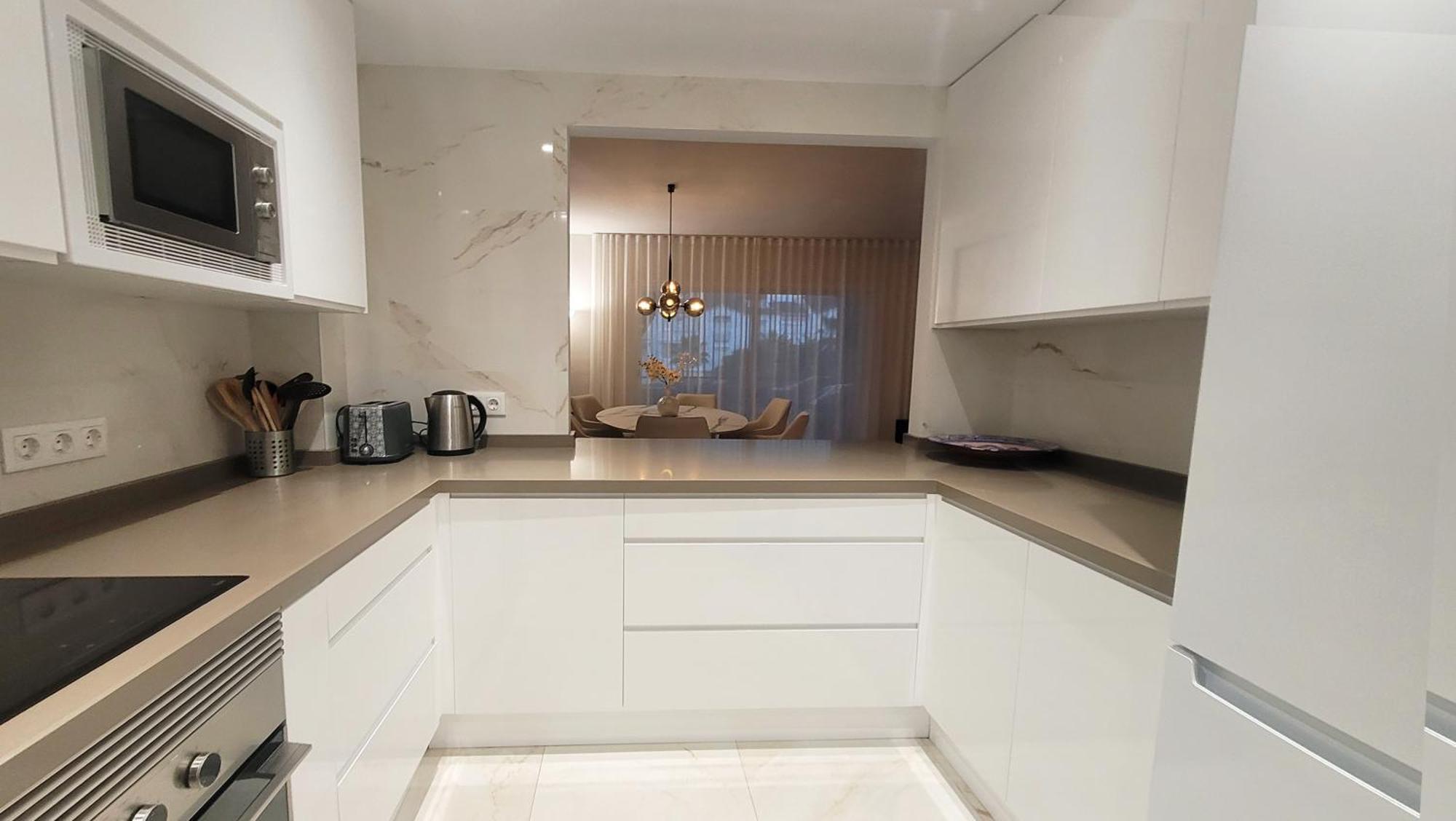 Apartment In El Presidente Beach Side New Golden Mile Estepona Ngoại thất bức ảnh
