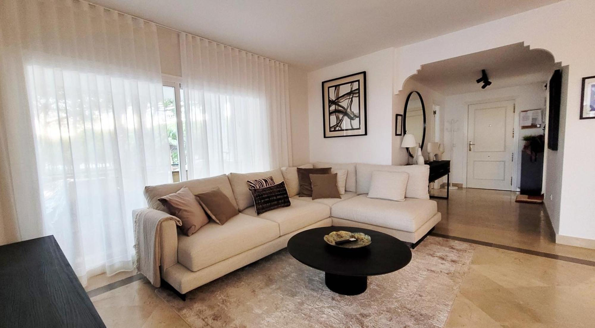 Apartment In El Presidente Beach Side New Golden Mile Estepona Ngoại thất bức ảnh