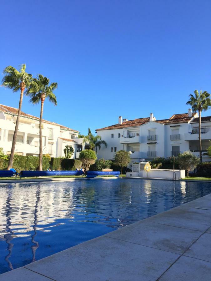 Apartment In El Presidente Beach Side New Golden Mile Estepona Ngoại thất bức ảnh